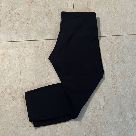 LuluLemon Capri Pants 🍋 - Picture 3 of 5